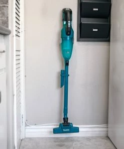 Makita GLC01R1 40V Max XGT Brushless Lithium-Ion Cordless 4-Speed HEPA Filter Compact Vacuum Kit (2.5 Ah) -Woodworking Tools store mktnglc01r1 i