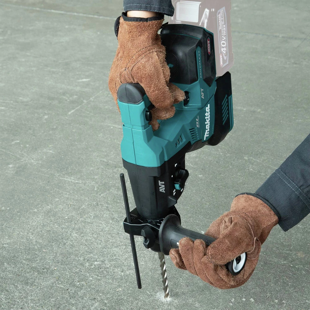 Makita GRH01Z 40V Max XGT Brushless Lithium-Ion 1-1/8 In. Cordless AVT Rotary Hammer (Tool Only) 9 Makita GRH01Z 40V Max XGT Brushless Lithium-Ion 1-1/8 In. Cordless AVT Rotary Hammer (Tool Only) - Image 7