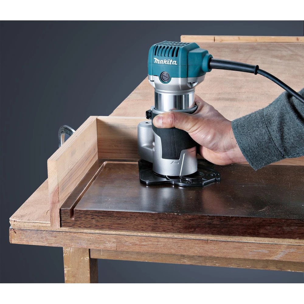 Makita RT0701CX3 1-1/4 HP Compact Router Kit With Attachments 9 Makita RT0701CX3 1-1/4 HP Compact Router Kit With Attachments - Image 7